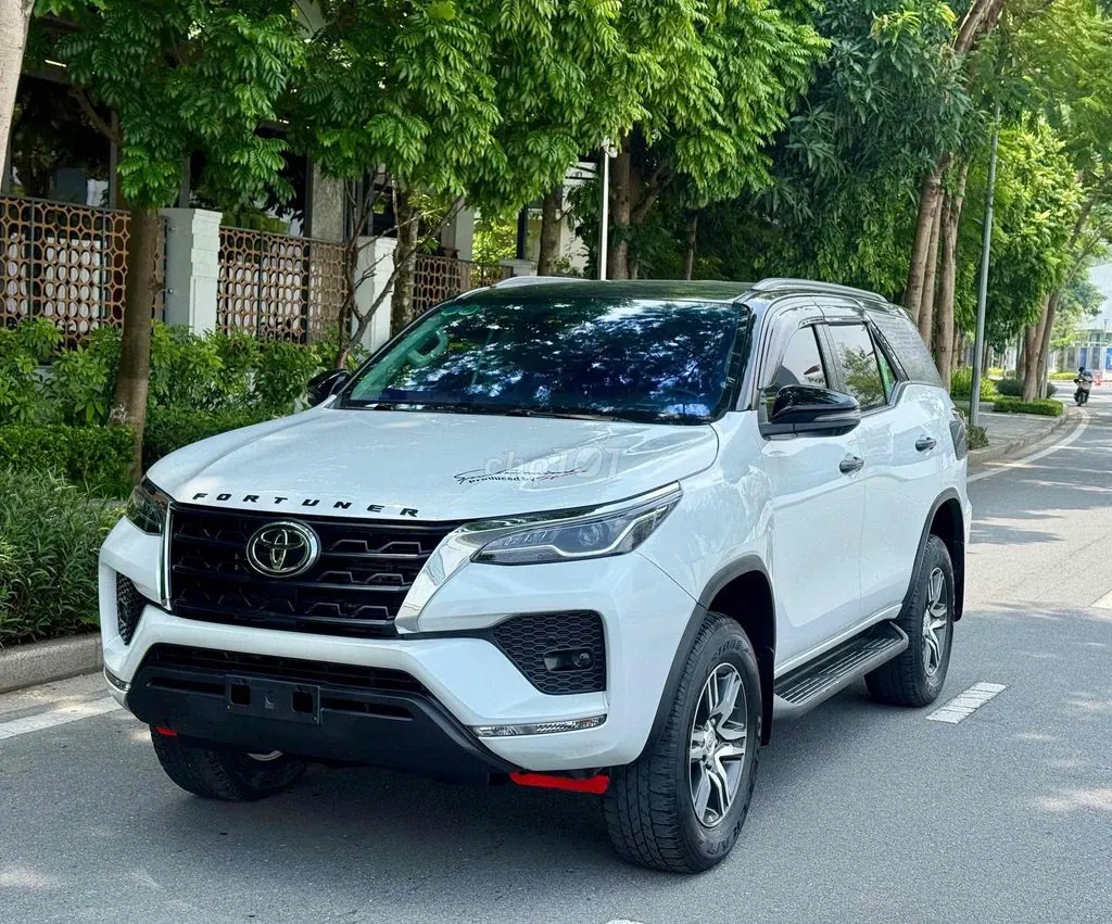 Toyota Fortuner 2022 photo 3