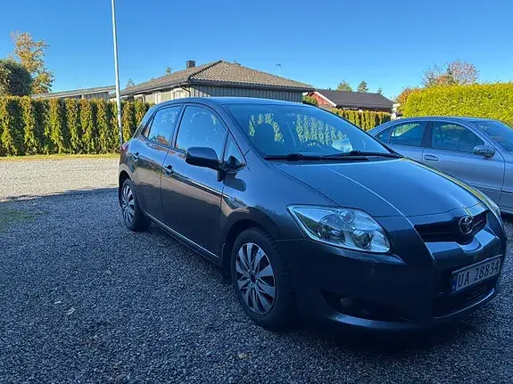 Toyota Auris 2009 photo 5