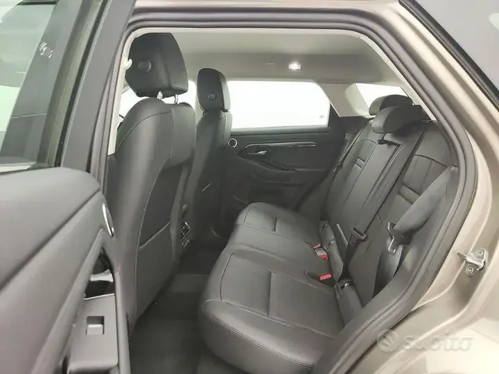 Land Rover Evoque 2023 photo 5