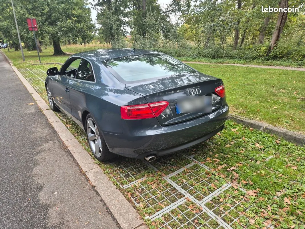 Audi A5 2009 photo 2