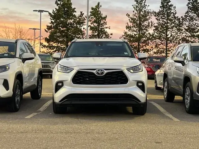 Toyota Highlander 2024 photo 3