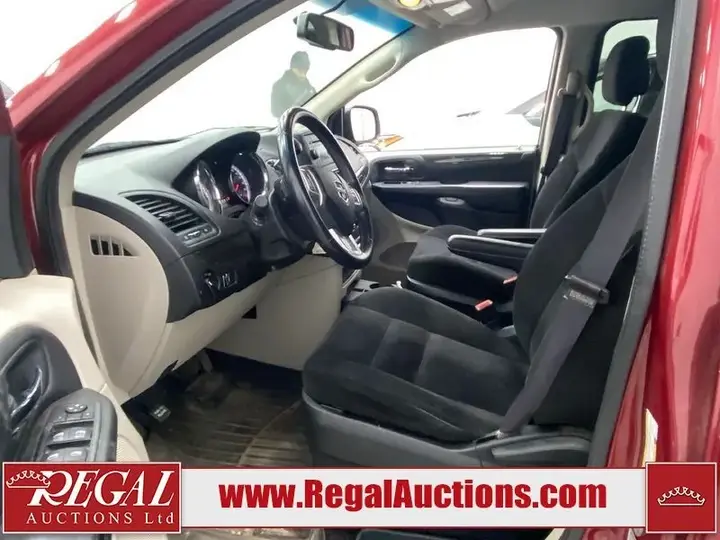 Dodge Grand Caravan 2015 photo 5