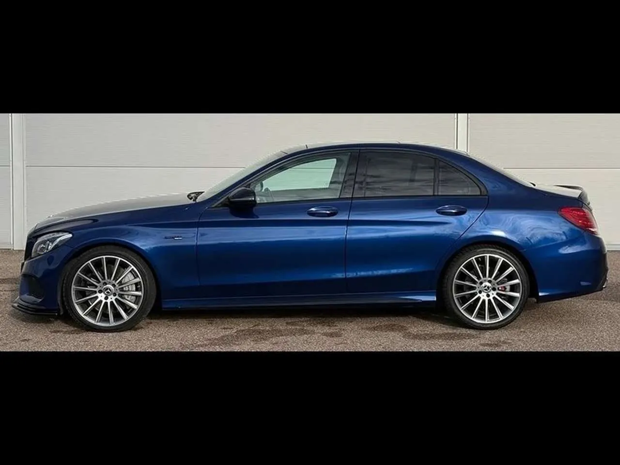 Mercedes-Benz C 400 2019 photo 4