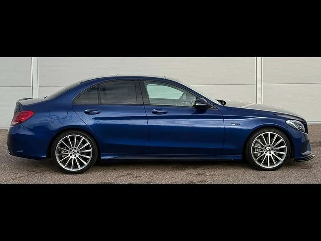 Mercedes-Benz C 400 2019 photo 5