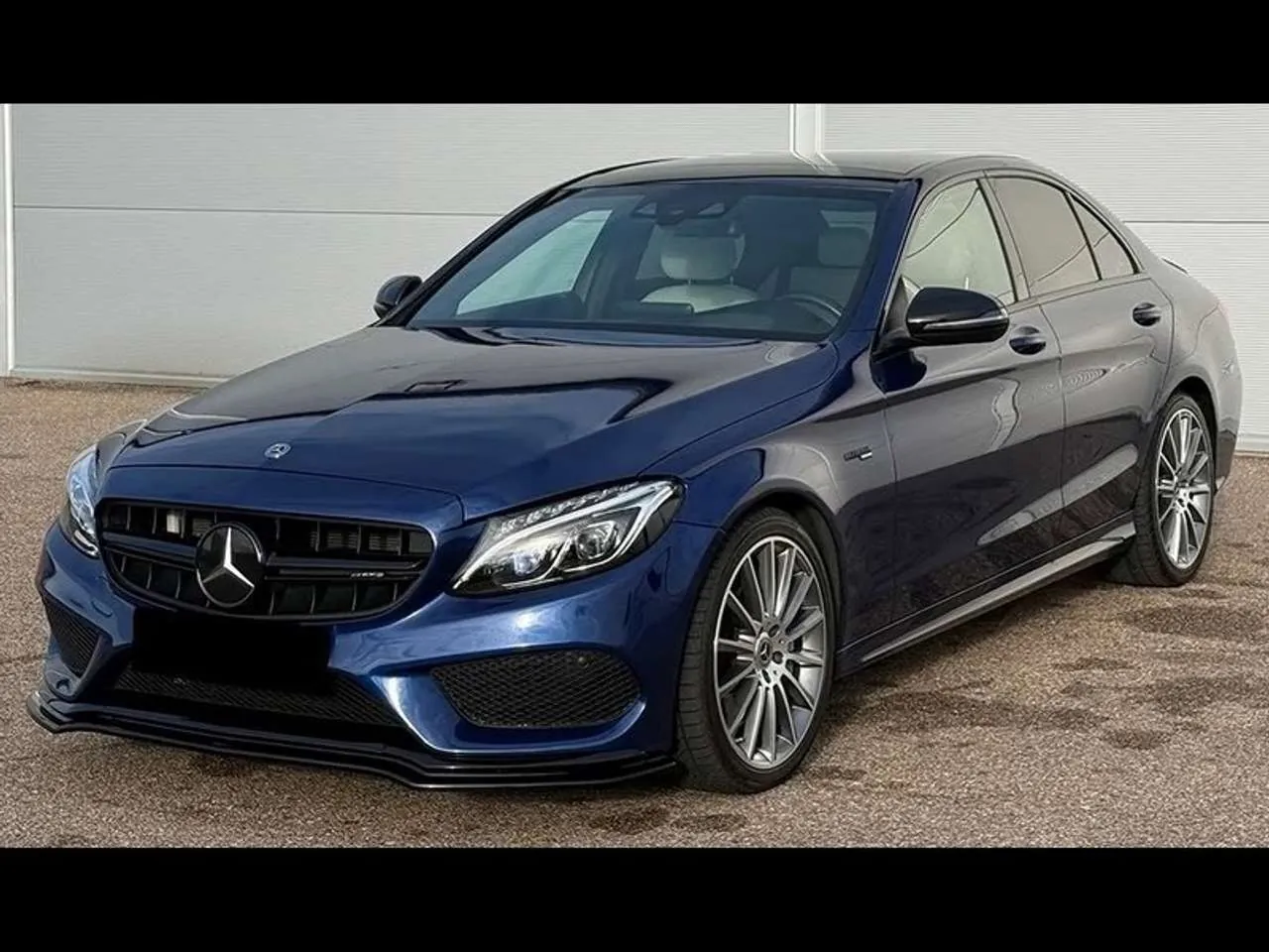 Mercedes-Benz C 400 2019 photo 2