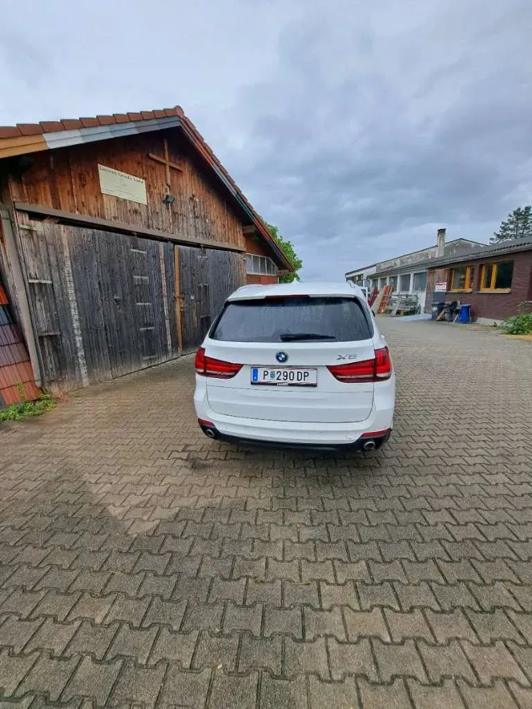 BMW X5 2015 photo 2