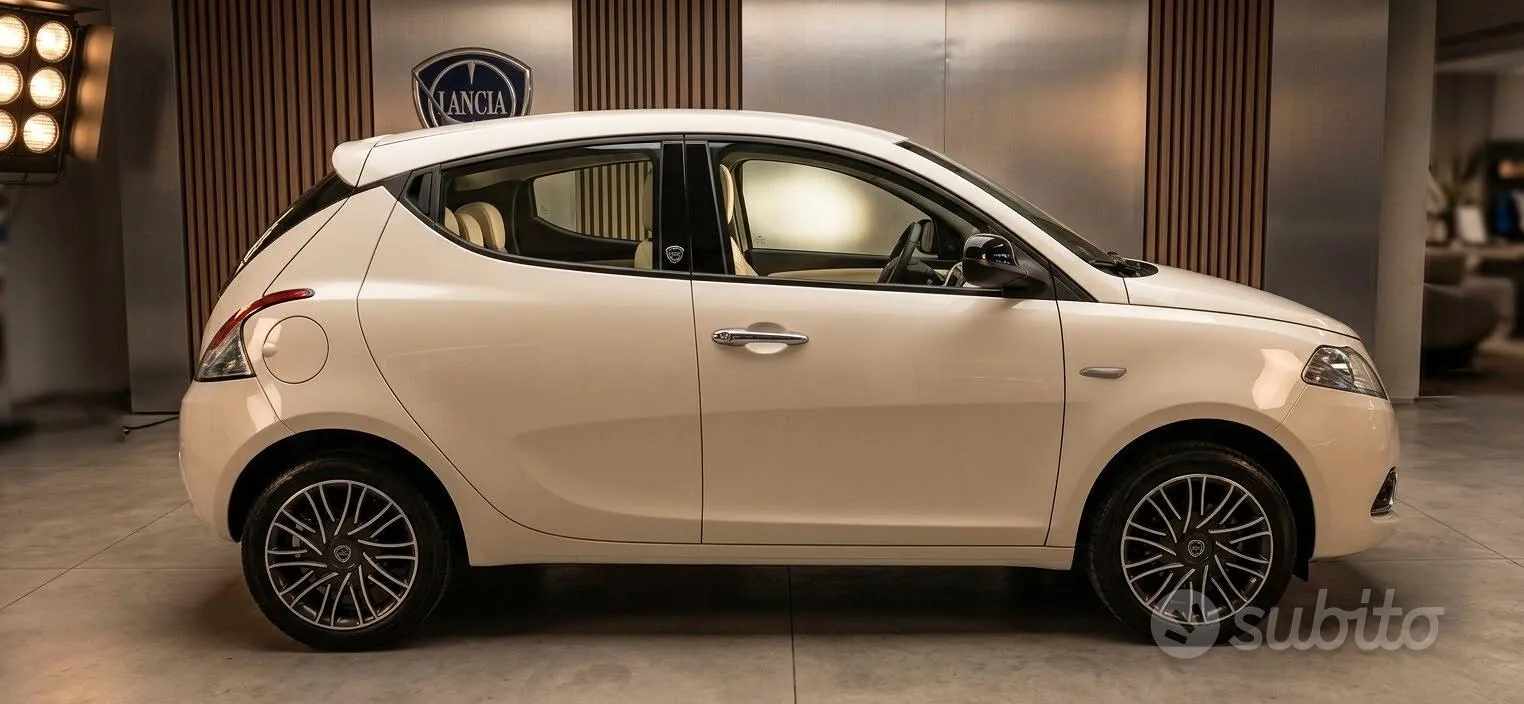 Lancia Ypsilon