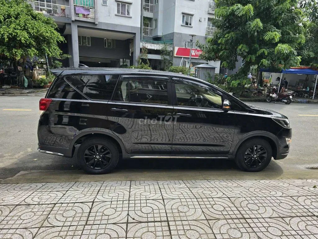 Toyota Innova 2019 photo 2