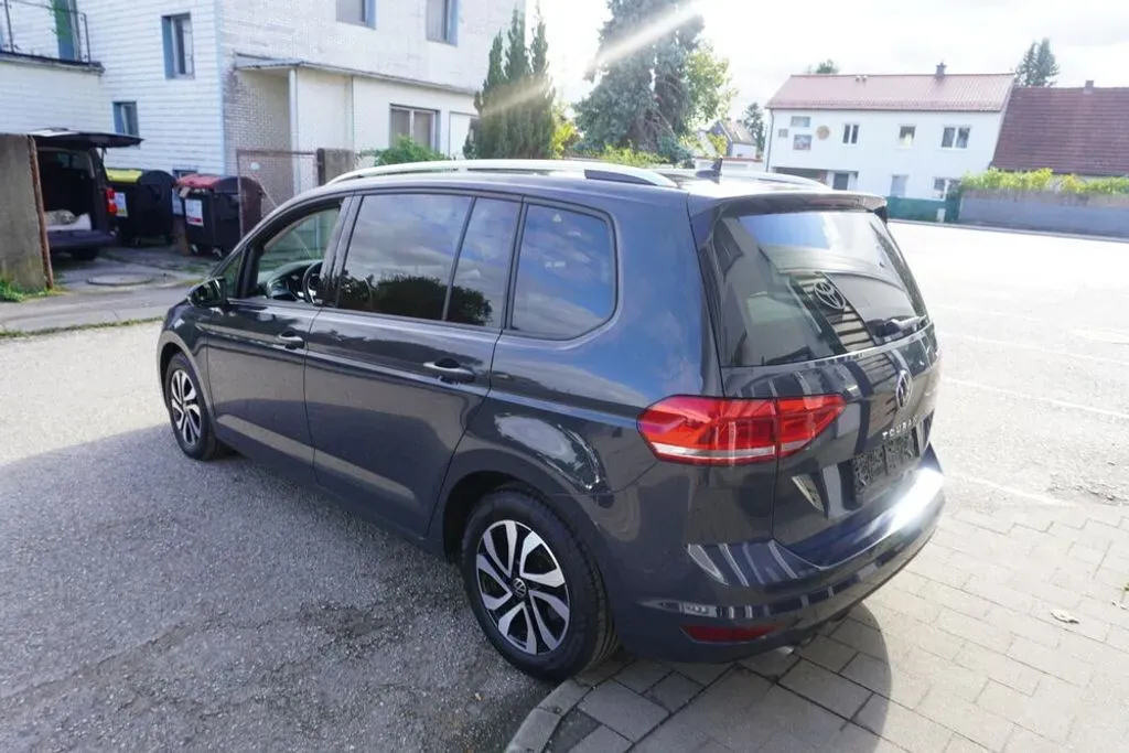 Volkswagen Touran 2022 photo 3