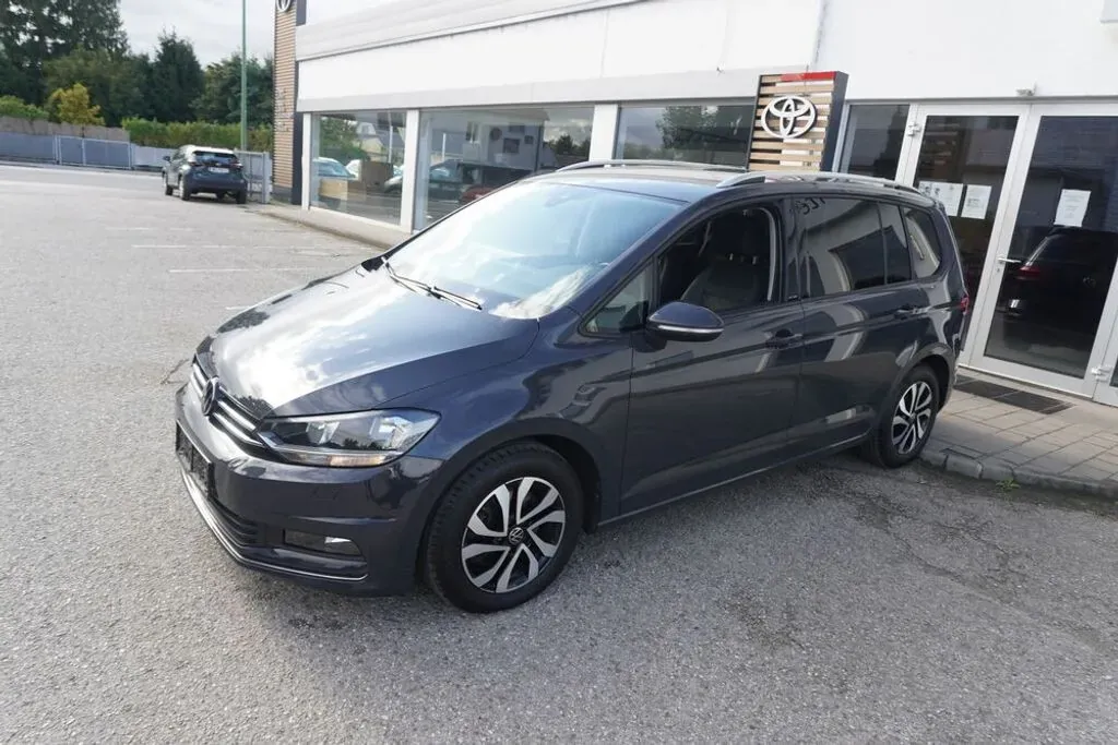 Volkswagen Touran 2022 photo 2