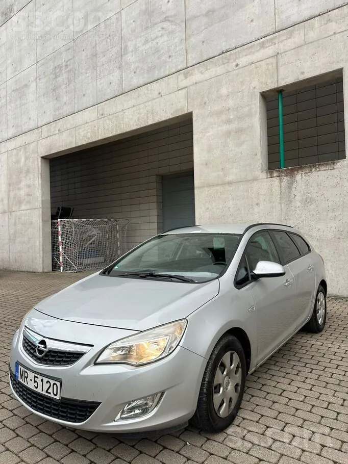 Opel Astra 2011 photo 4