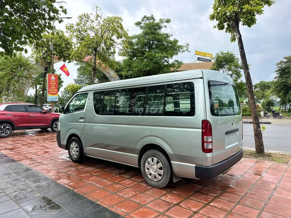 Toyota Hiace 2009 photo 5