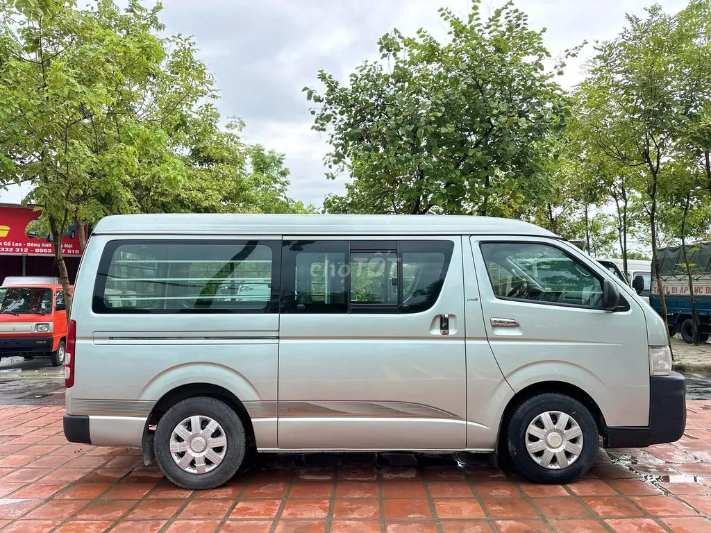 Toyota Hiace 2009 photo 4