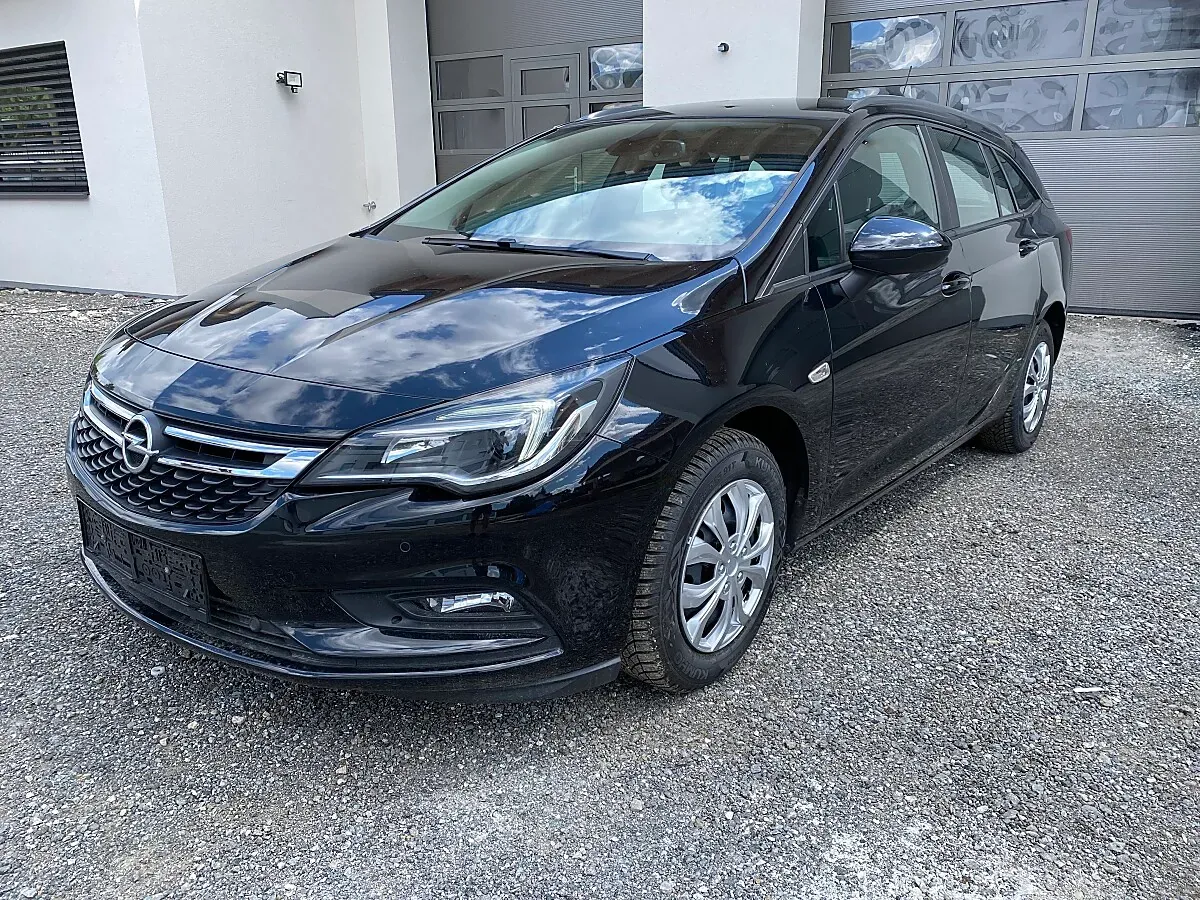 Opel Astra 2017 photo 2