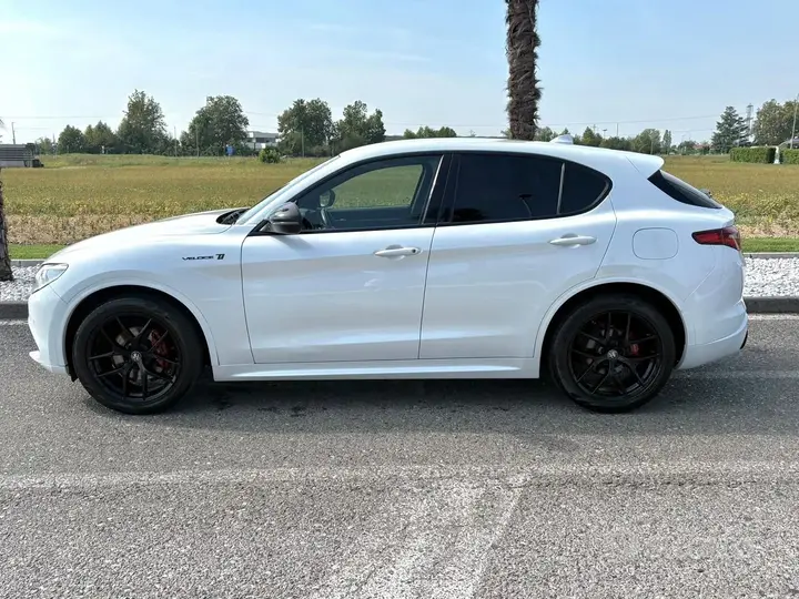 Alfa Romeo Stelvio 2021 photo 3