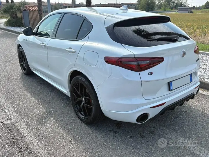 Alfa Romeo Stelvio 2021 photo 4