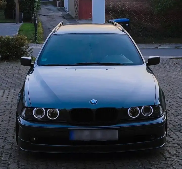 BMW 520I