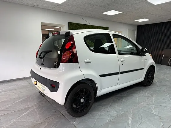 Peugeot 107 2014 photo 2