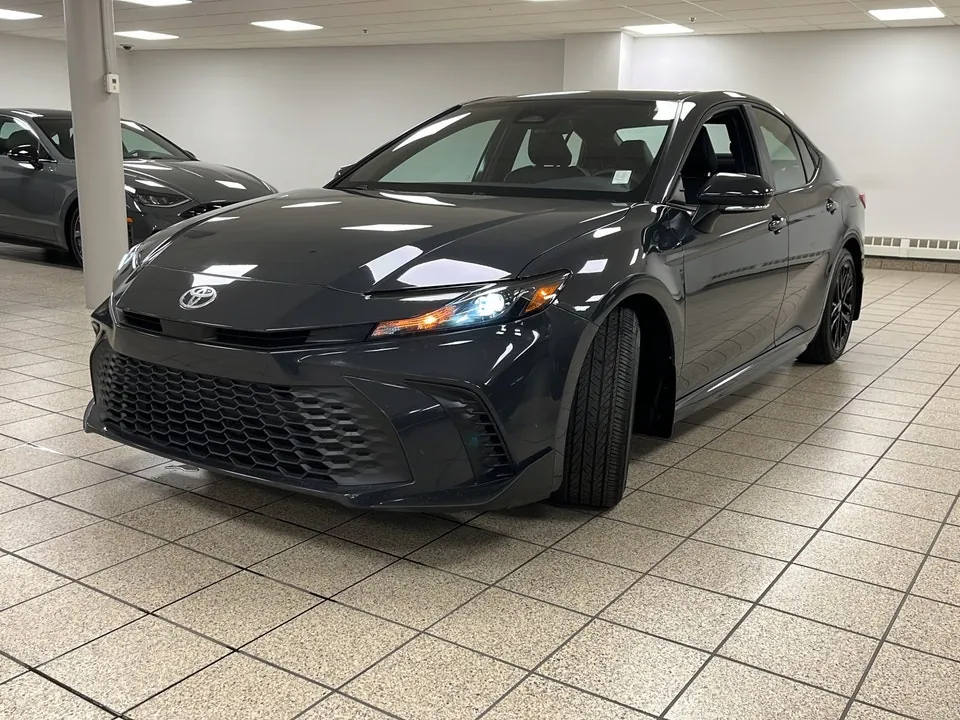 Toyota Camry 2026 photo 2