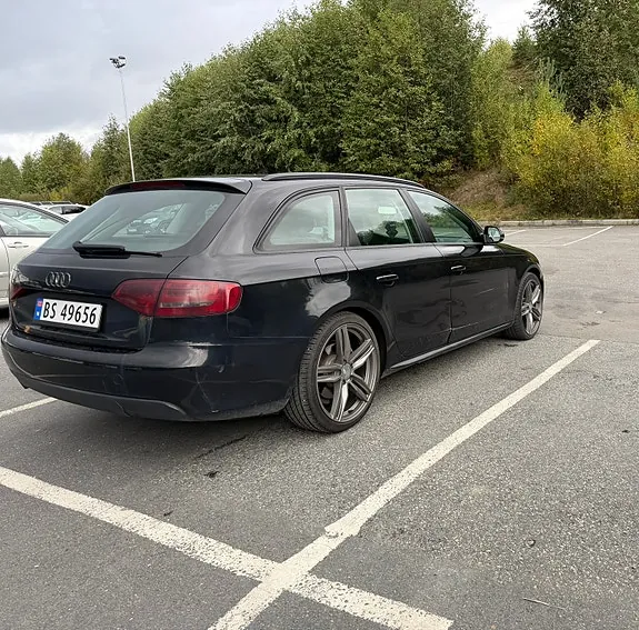 Audi A4 2010 photo 4