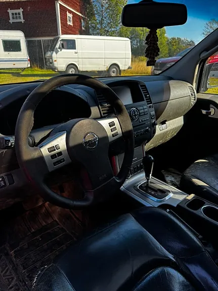Nissan Navara 2012 photo 4
