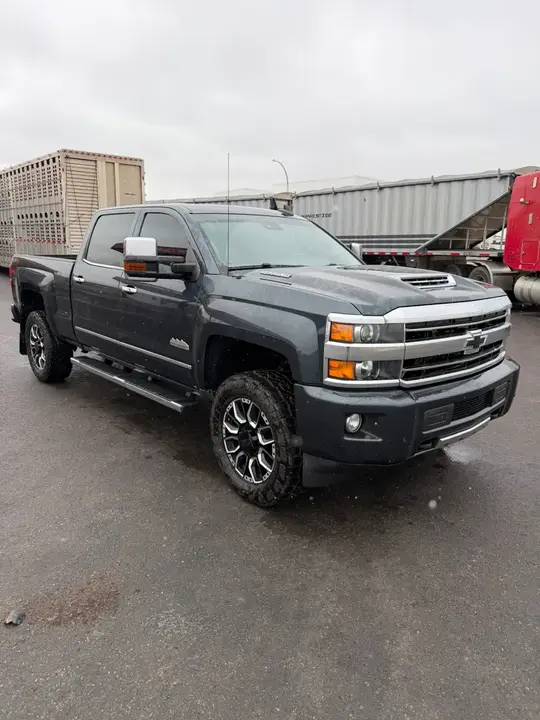 Chevrolet Silverado 2019 photo 2