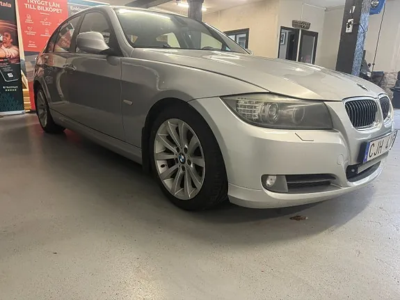 BMW 320D 2010 photo 2