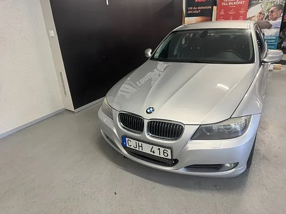 BMW 320D 2010 photo 5