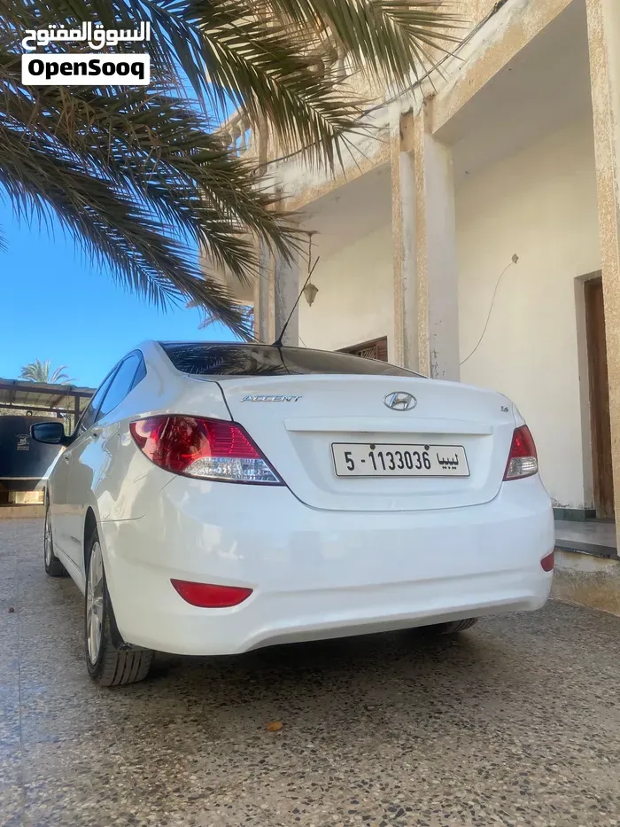 Hyundai Accent 2013 photo 4