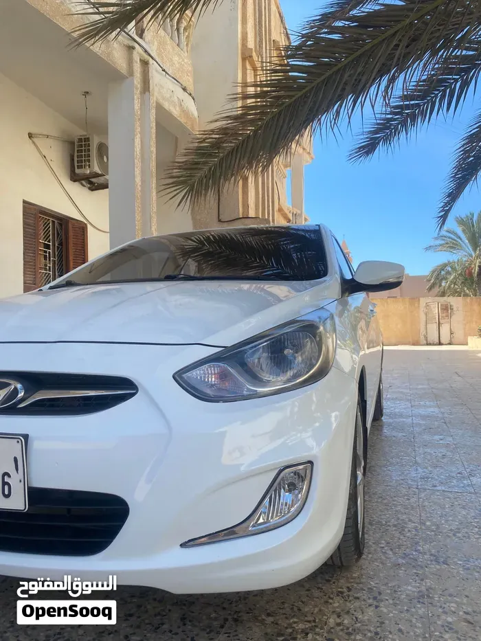 Hyundai Accent 2013 photo 2