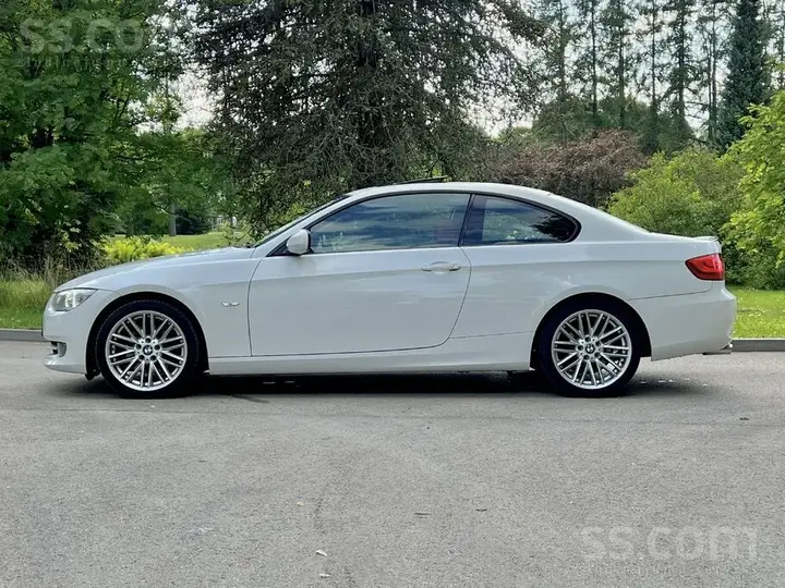 BMW 320D 2010 photo 5