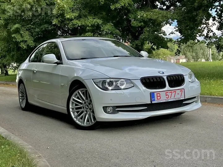 BMW 320D 2010 photo 3