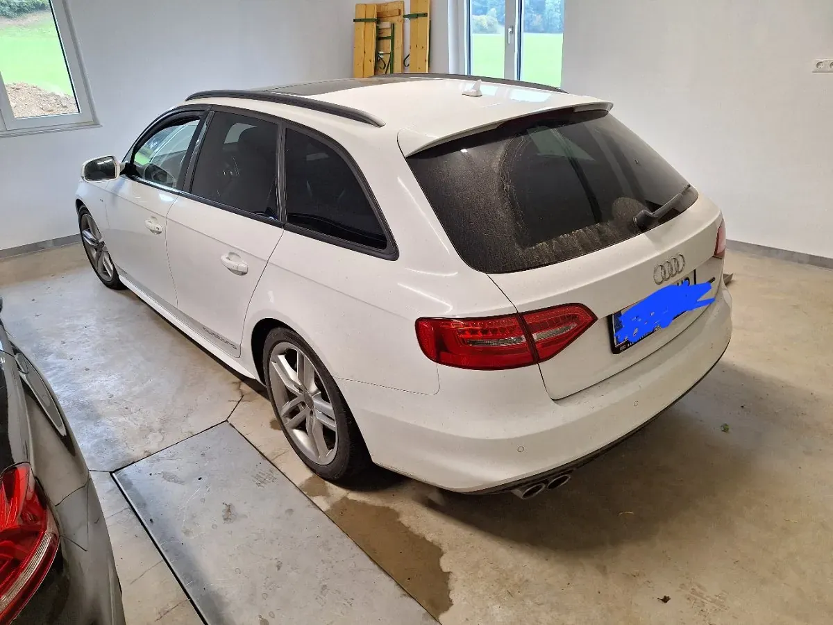 Audi A4 2015 photo 2