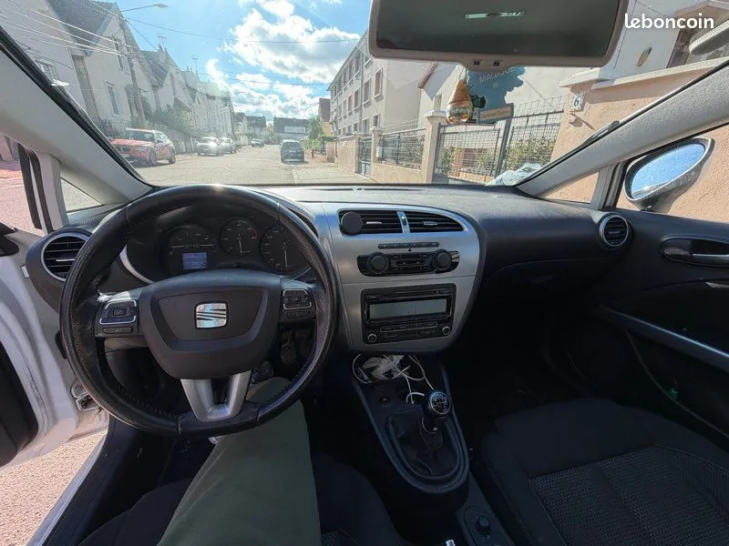 Seat Leon 2012 photo 3