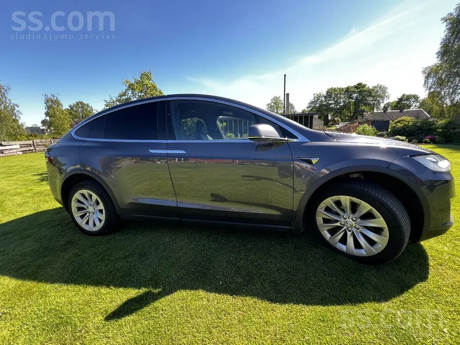 Tesla Model X 2017 photo 5