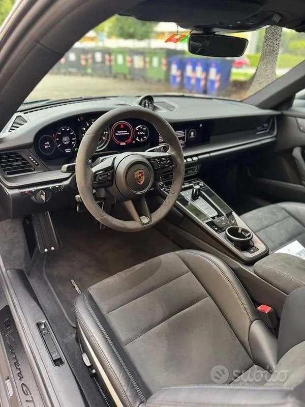 Porsche 911 2022 photo 5