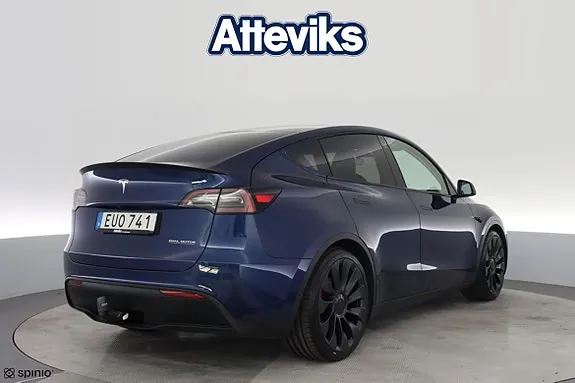 Tesla Model Y 2023 photo 3
