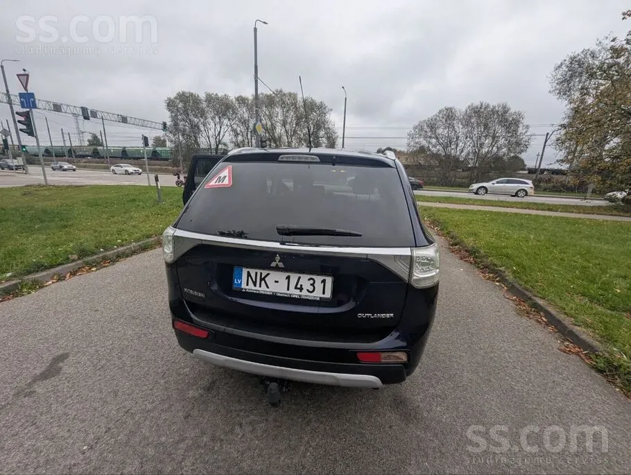Mitsubishi Outlander 2014 photo 3