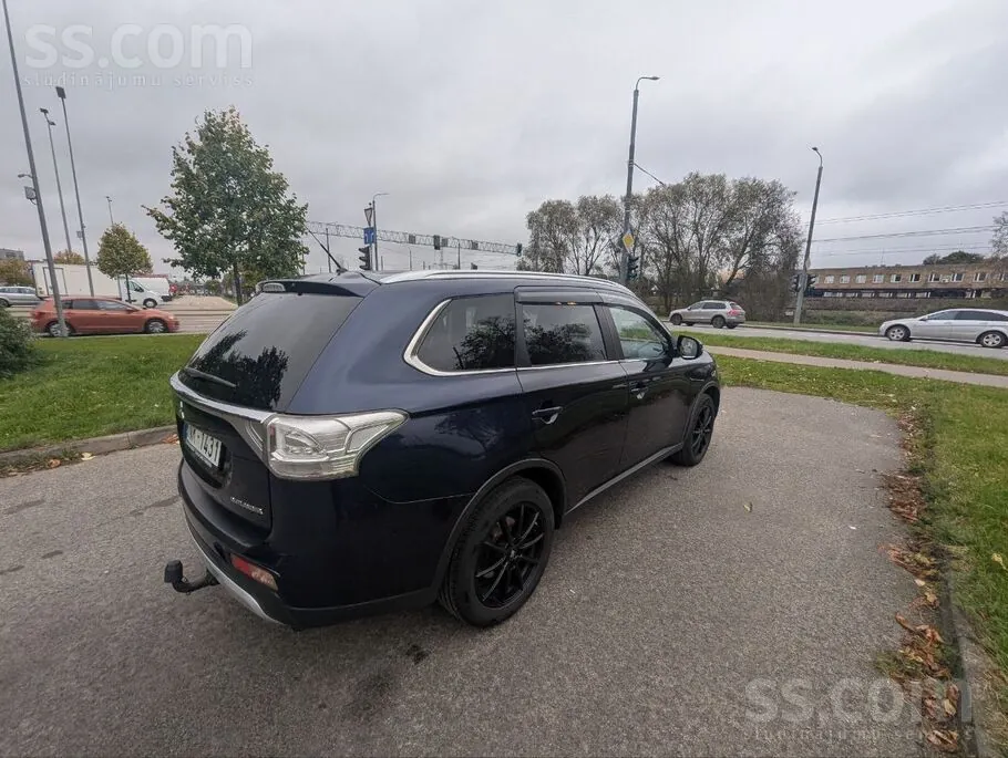 Mitsubishi Outlander 2014 photo 2