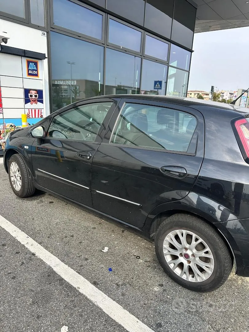 Fiat Punto Evo 2010 photo 2