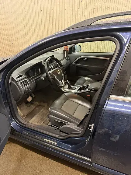 Volvo V70 2015 photo 2