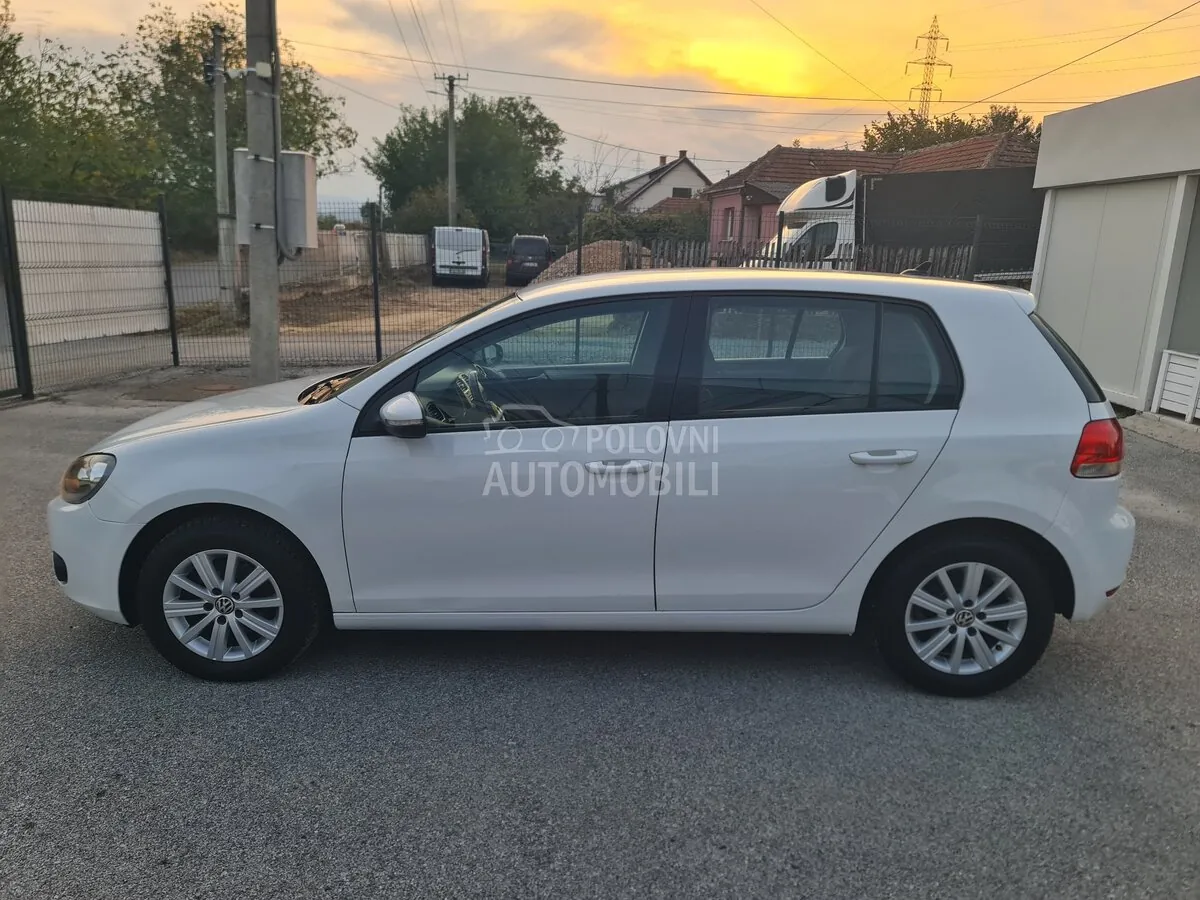 Volkswagen Golf 2012 photo 2