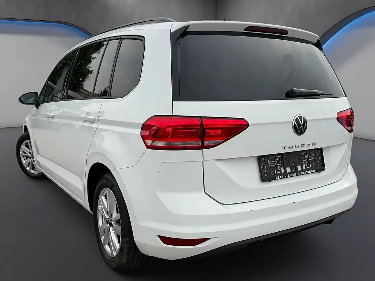 Volkswagen Touran 2022 photo 3