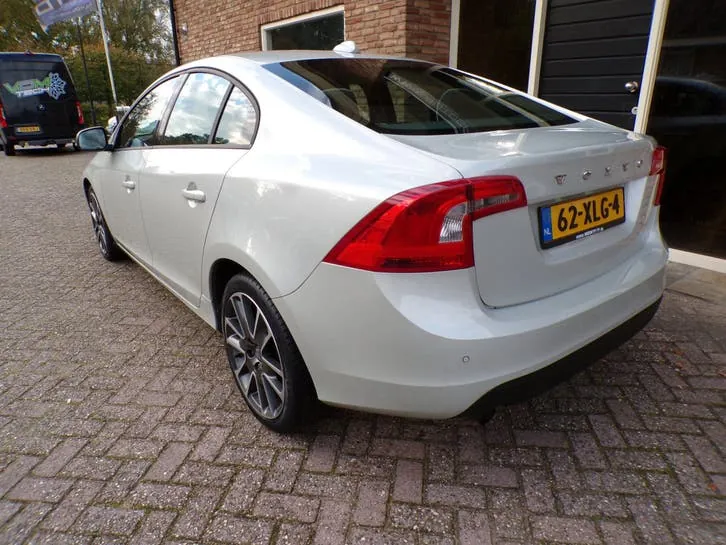 Volvo S60 2012 photo 3