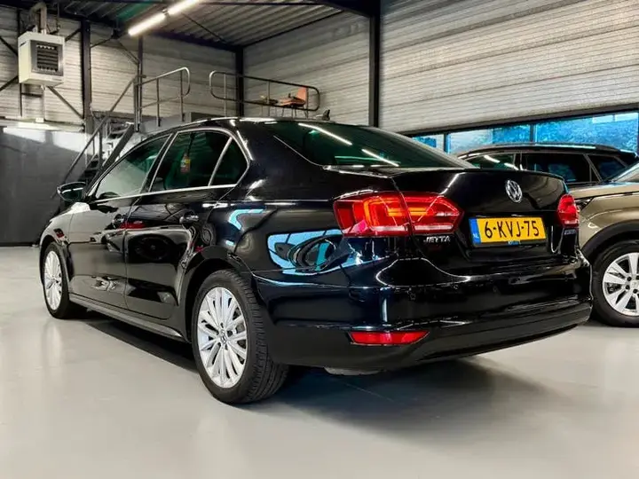 Volkswagen Jetta 2013 photo 2