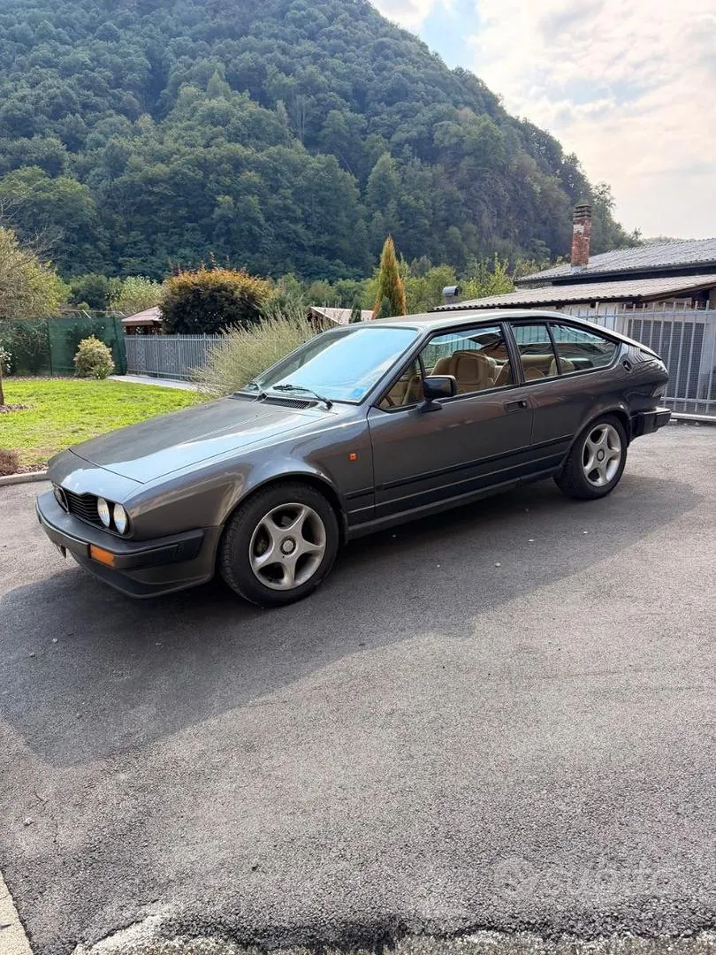 Alfa Romeo Gtv 1984 photo 3