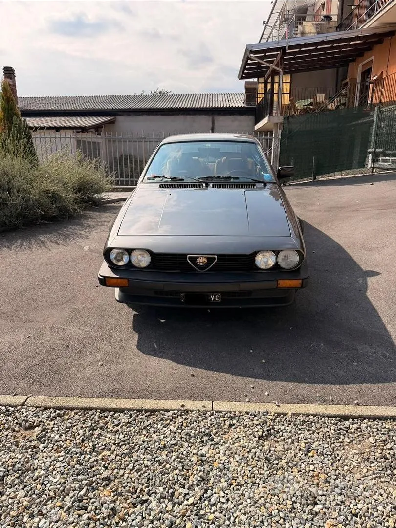 Alfa Romeo Gtv 1984 photo 2
