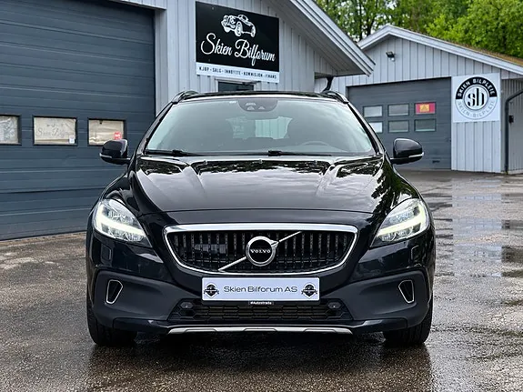 Volvo V40 Cross Country 2017 photo 2