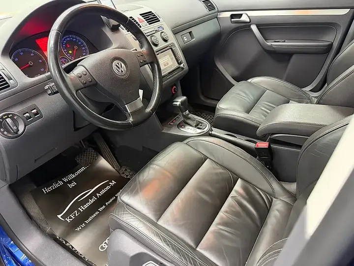 Volkswagen Touran 2009 photo 3
