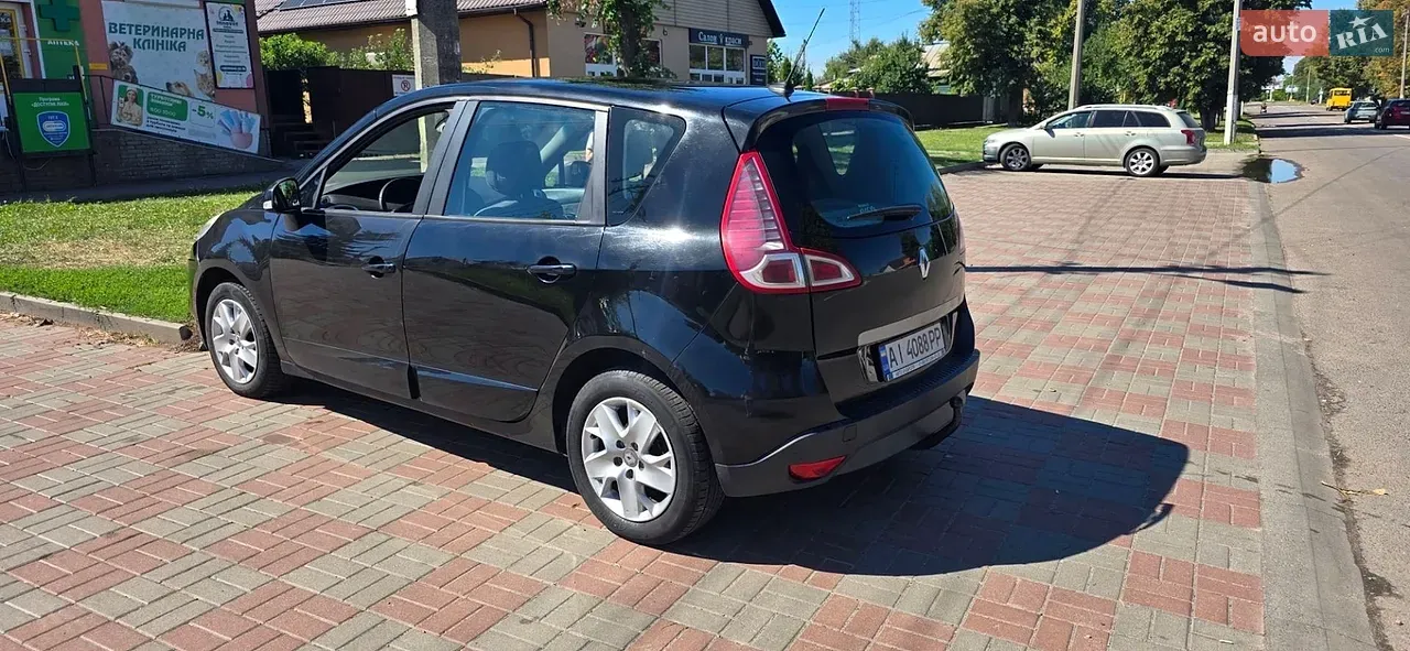 Renault Scenic 2011 photo 4